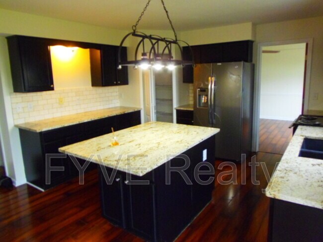 Building Photo - 3095 Blacksmith Ct