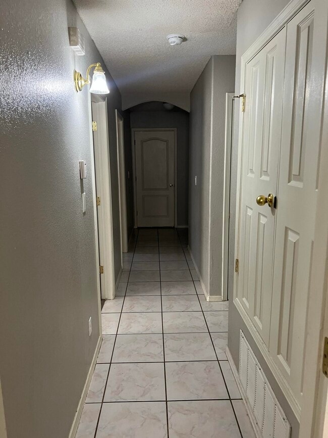 Building Photo - 12628 Setting Sun Dr