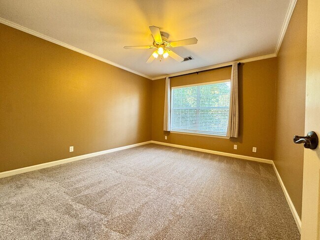 Building Photo - 4 Bed, 2.5 Bath Home w/ 2 Car Garage in Fieldstone Farms
