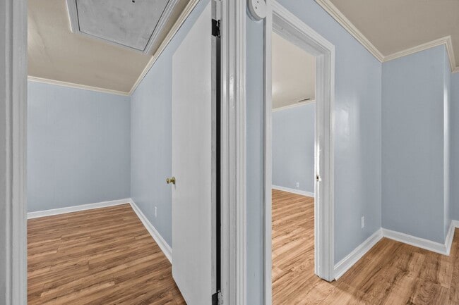 Building Photo - Welcome to Richlands Avenue!