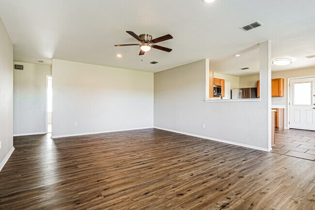 Building Photo - 16737 Woodside Dr