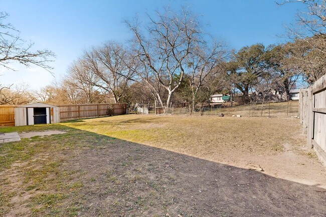 Building Photo - 7200 Barnsdale Way