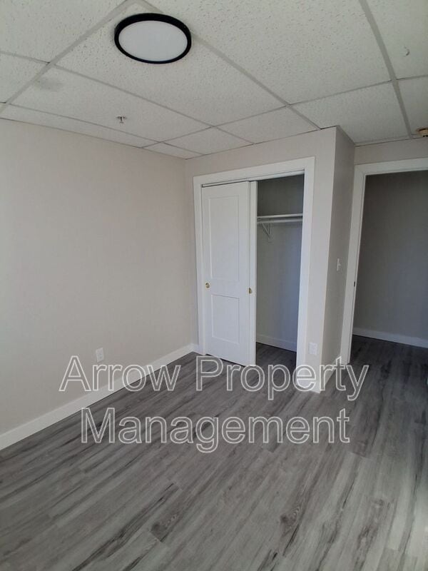 Building Photo - 731 E Crawford St