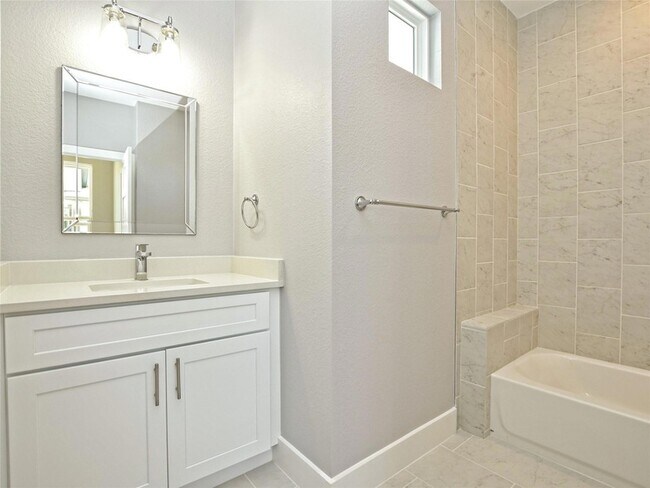 Building Photo - 1130 Lott Ave