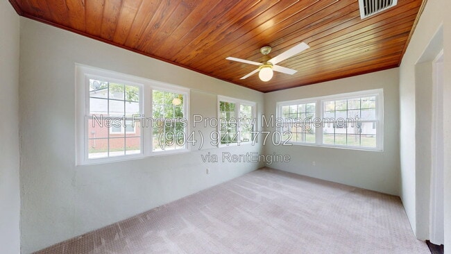 Building Photo - 2215 Larchmont Rd