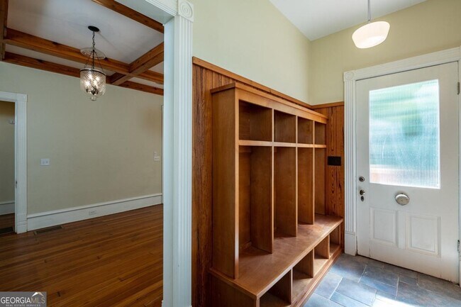 Building Photo - 765 Woodland Ave SE