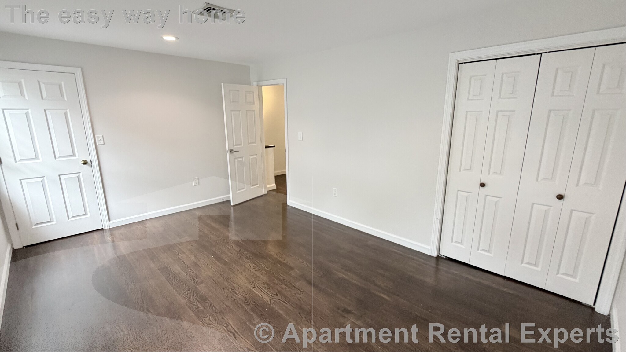 Building Photo - 2 Glenbrook Ln