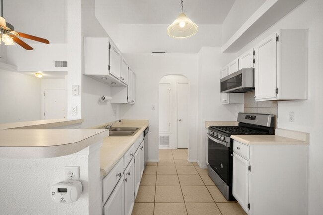 Building Photo - BEAUTIFUL EASTSIDE EL PASO HOME