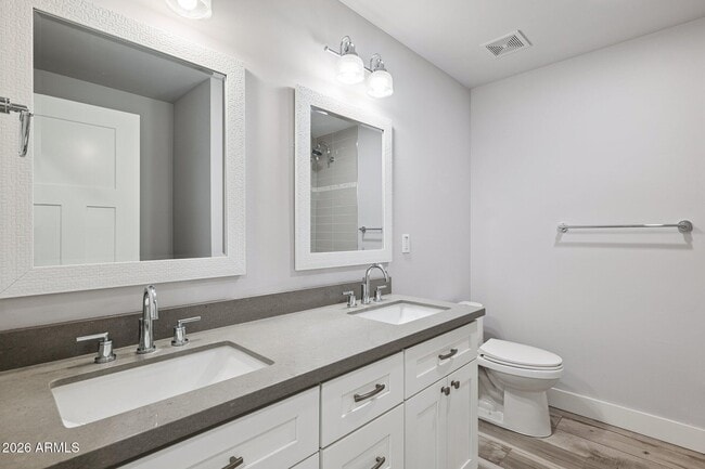 Building Photo - 4232 North 19th Pl