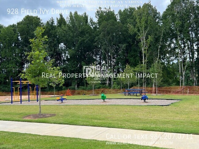 Building Photo - 928 Field Ivy Dr