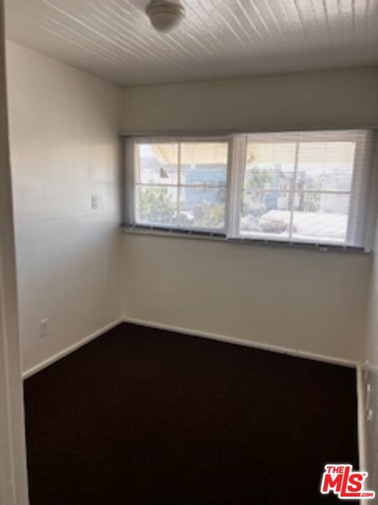 Building Photo - 1529 5th Ave