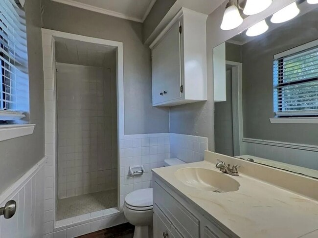 Building Photo - 306 S Wofford St