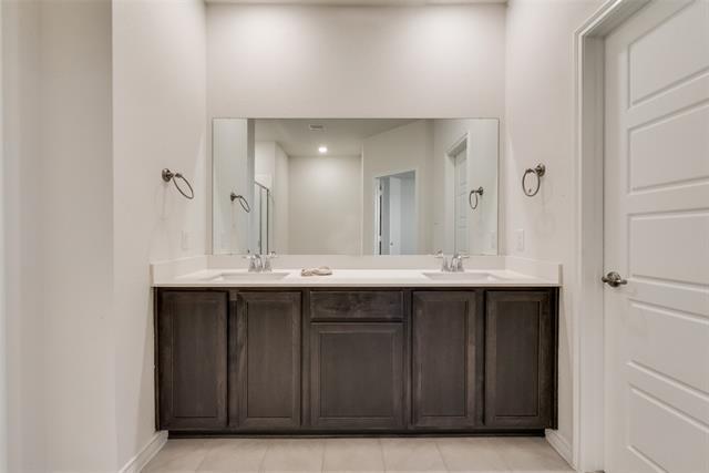 Building Photo - 2412 Eureka Wy