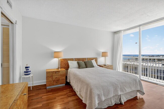Building Photo - 2780 S Ocean Blvd