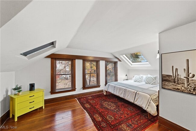 Building Photo - 19 4th