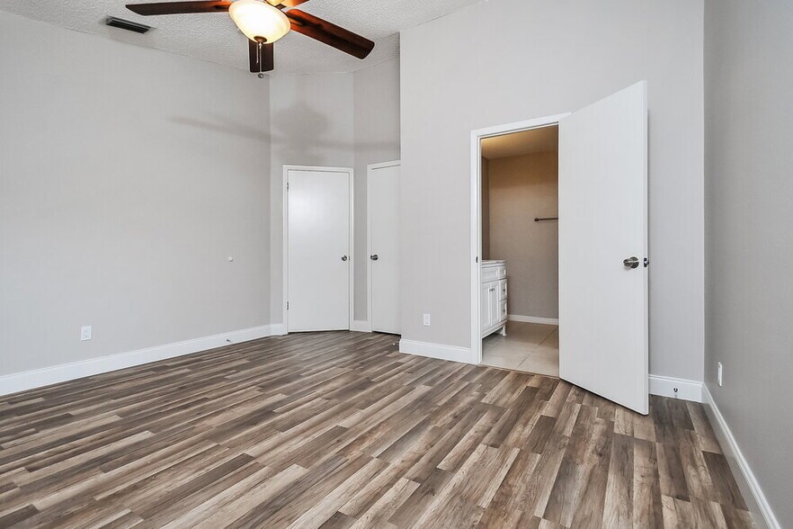 Building Photo - 1903 Dartford Ct