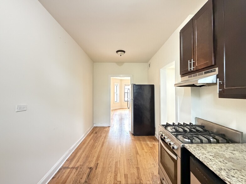 Building Photo - 4127 N Ashland Ave