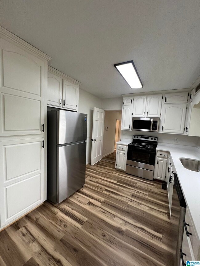 Building Photo - 905 Lynn Dale Ln