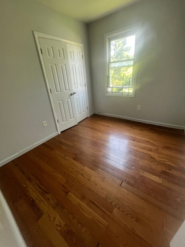 Building Photo - 15-17 Ferdinand St