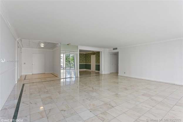 Building Photo - 10155 Collins Ave
