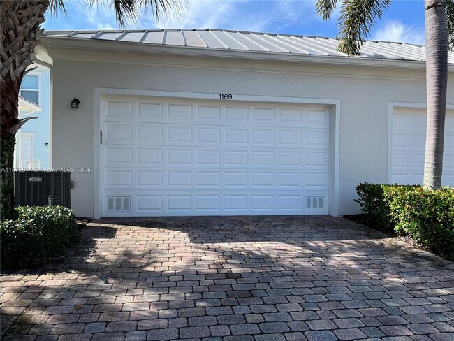 Building Photo - 1169 Islamorada Dr