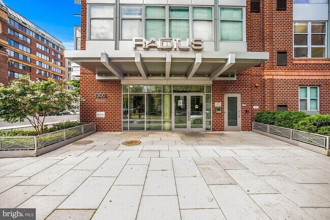 Building Photo - 1300 N St NW