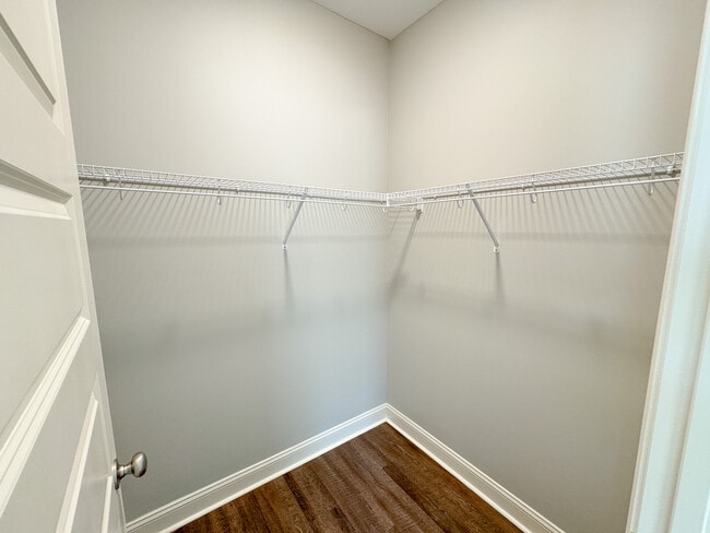 Building Photo - 224 Firefly Ln