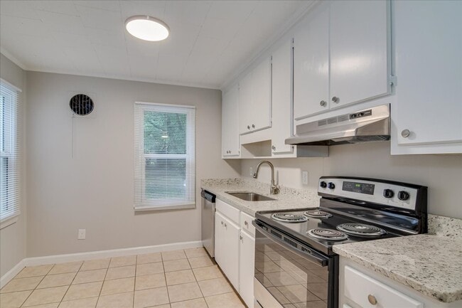 Building Photo - 531 Tubman St