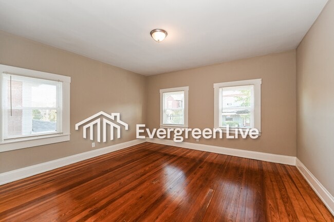 Building Photo - 508 E 21st St