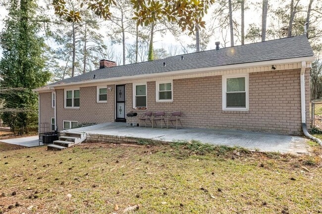 Building Photo - 2551 Headland Dr