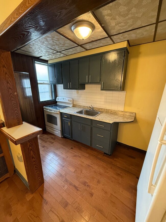 Building Photo - Wonderful Southwest Philadelphia Townhome