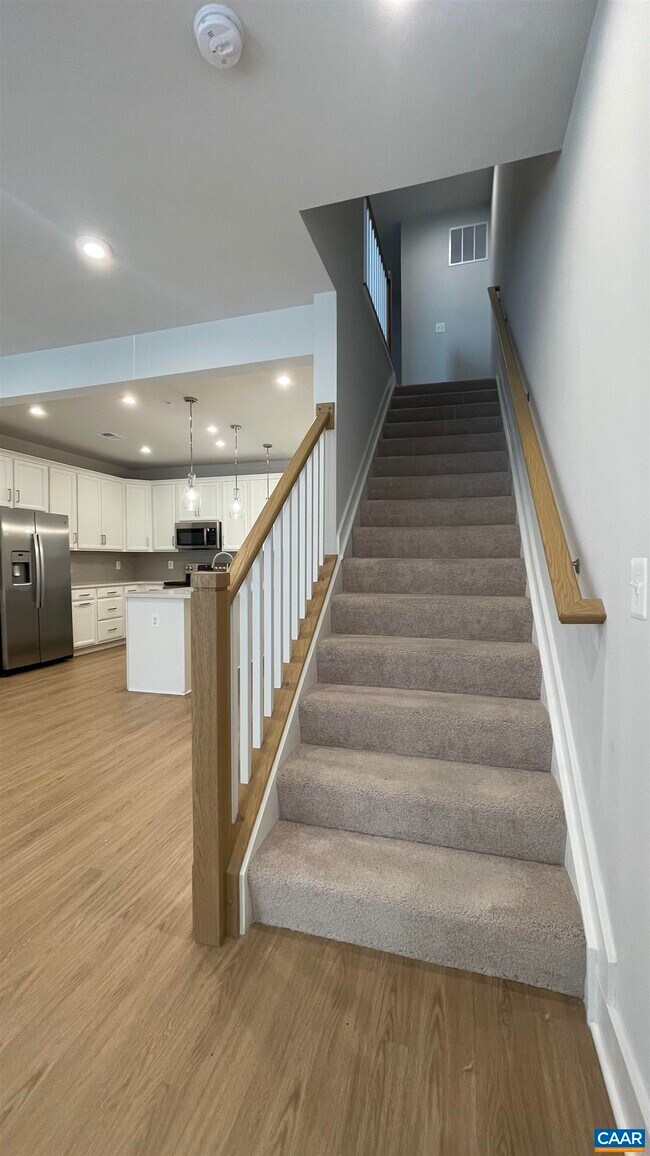 Building Photo - 809 Wesley Ln