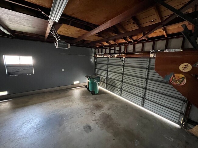 Building Photo - 723 S California St