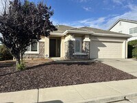 Building Photo - Gorgeous 3 Bedroom, 2 Bath Home in America...