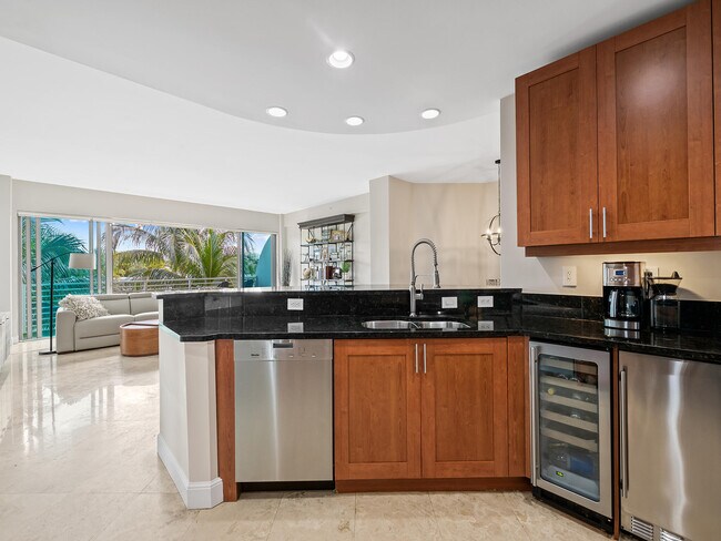 Building Photo - 444 Hendricks Isle