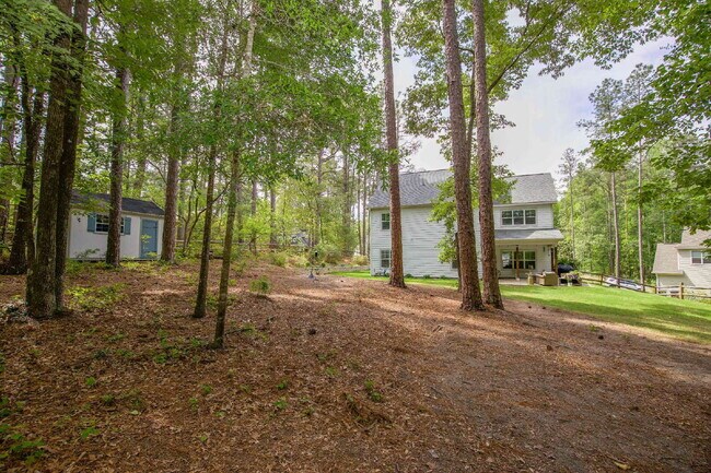 Building Photo - "Charming 4-Bedroom Retreat with Fireplace and 3 Full Baths in Aberdeen!"