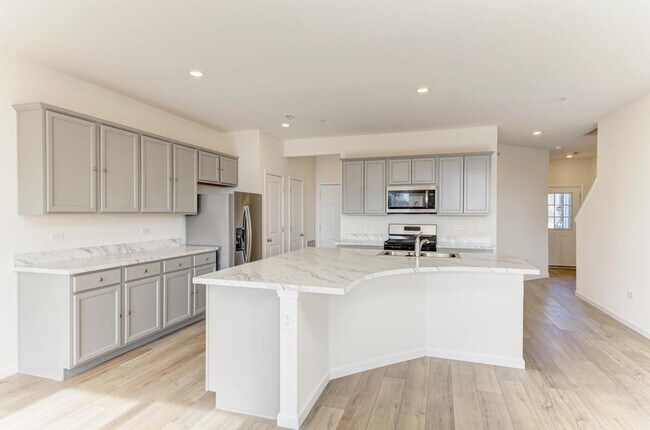 Building Photo - 5956 Hawkweed Dr