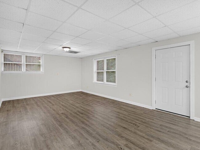 Building Photo - 63 Sentry Oak Ct