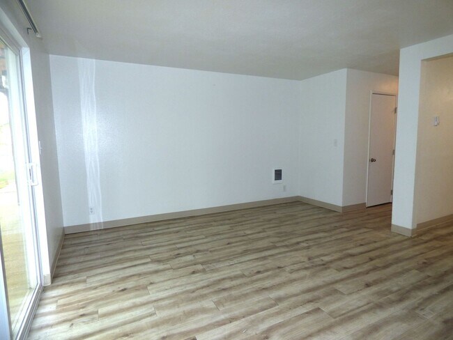 Building Photo - Lancaster Townhomes