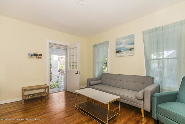 Building Photo - 105 Webb Ave