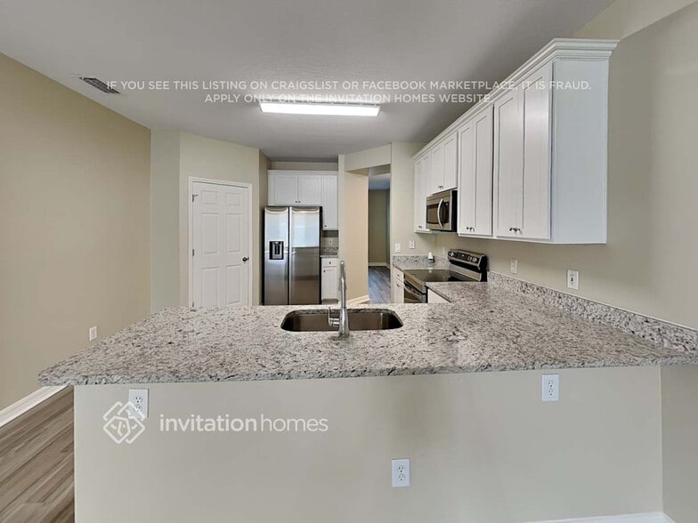 Building Photo - 901 Benton Dr