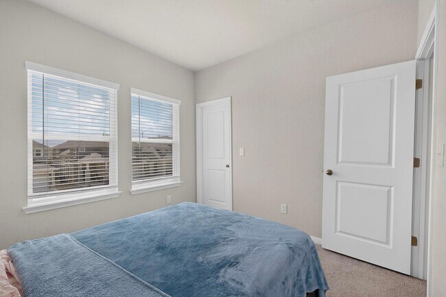 Building Photo - 6317 Marsh Ln