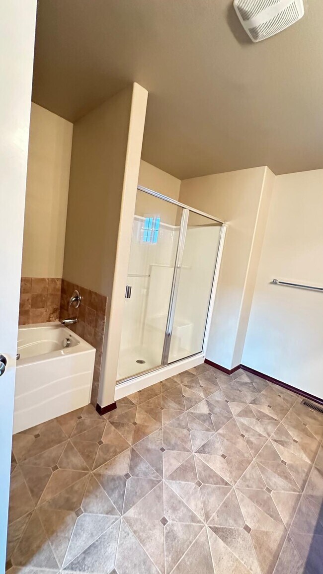 Building Photo - 28400 75th Dr NW