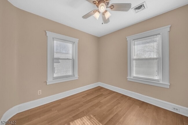 Building Photo - 83 Burnside Ave