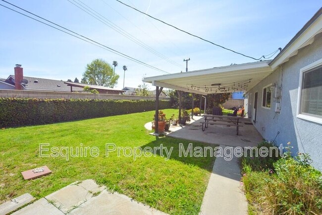 Building Photo - 730 Jay Ave