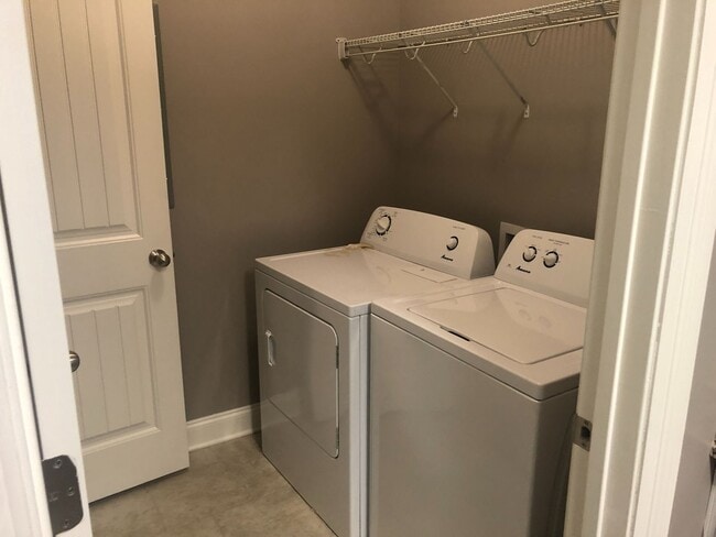 Building Photo - 4BR/4.5 Bath For Rent