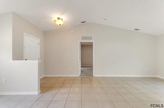 Building Photo - 3 Bedroom 2 Bath Single Family Home on a Cul-de-sac