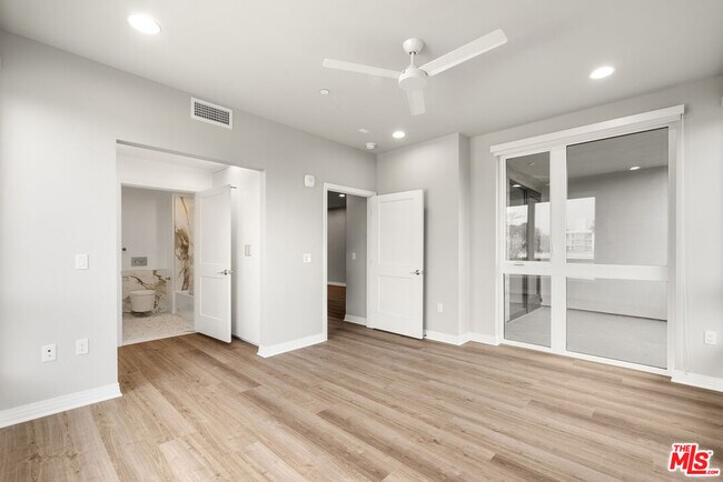 Building Photo - 7428 Santa Monica Blvd