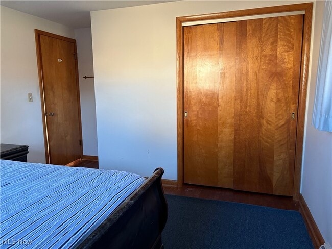 Building Photo - 168 Valley View Dr