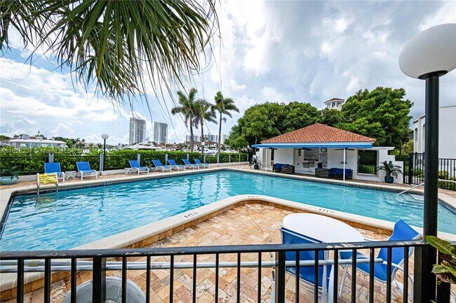 Building Photo - 20945 Bay Ct